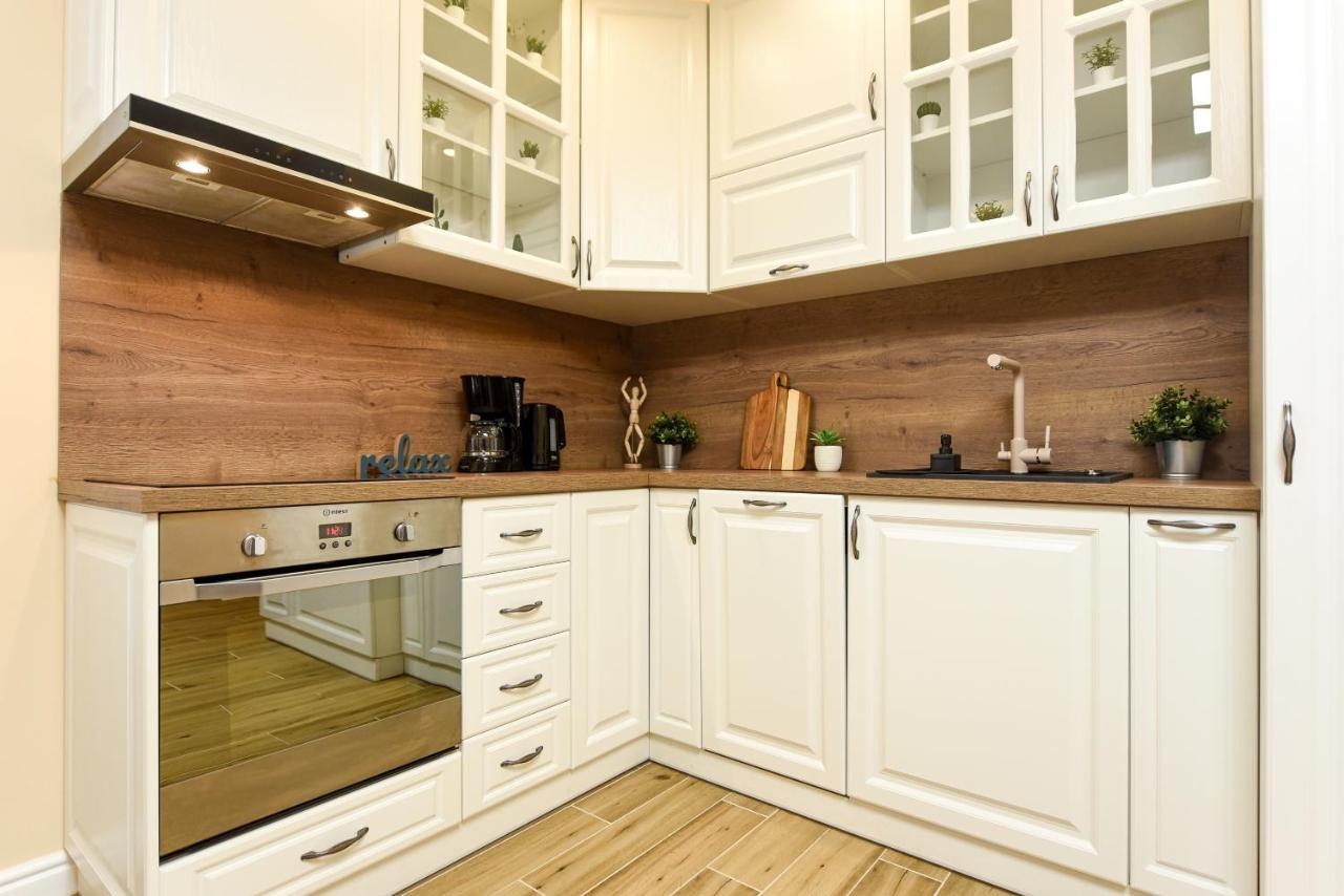 Green Leafy Brasov - Ideal 2 Bedroom Apartment 外观 照片