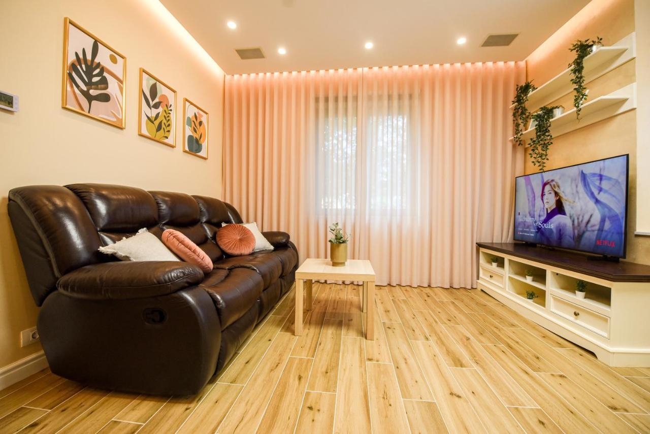 Green Leafy Brasov - Ideal 2 Bedroom Apartment 外观 照片